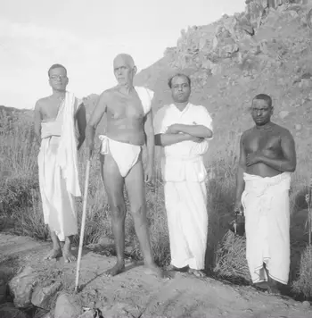 Bhagavan and Dr TNK on the Hill (GRO 003)