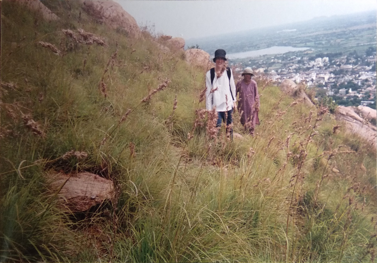 Janaki, Ferzin (HKF) on 'no path' from Pachaiamman temple to Skandasramam