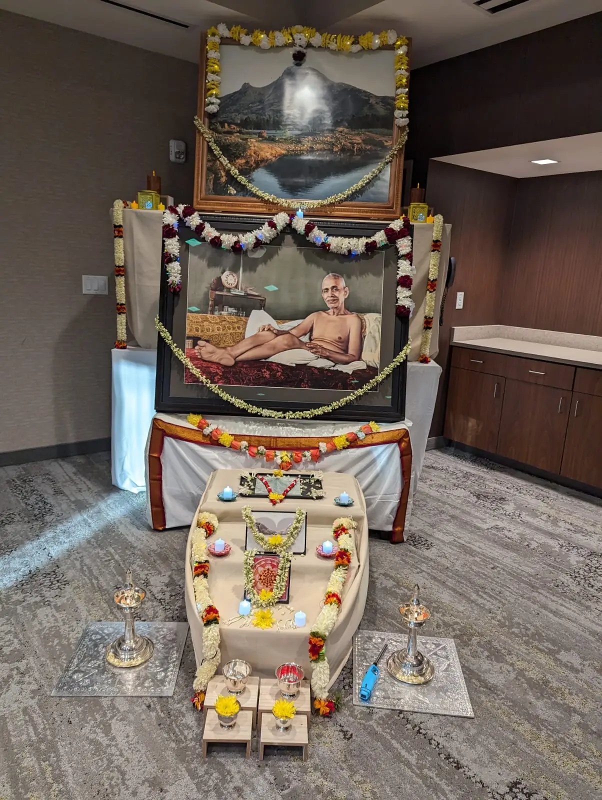 Bhagavan, padmasana
click to see a larger image Bhagavan, padmasana