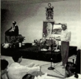 Sri V.S.Ramanan addressing devotees<br>in Ashrama,NY